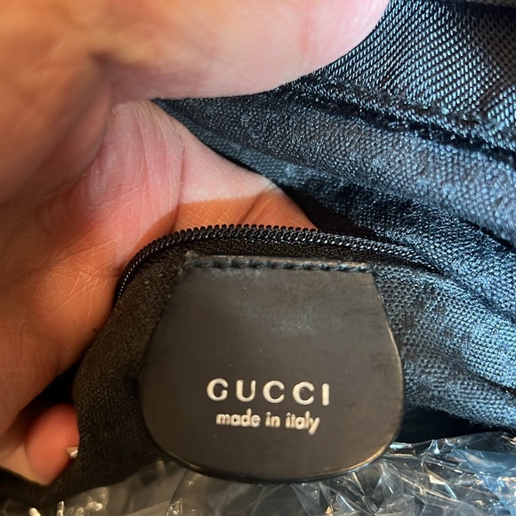 Authentic pre loved small Gucci - Picture 3 of 6